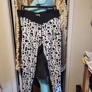 New Balance Black and White Graphic Leggings